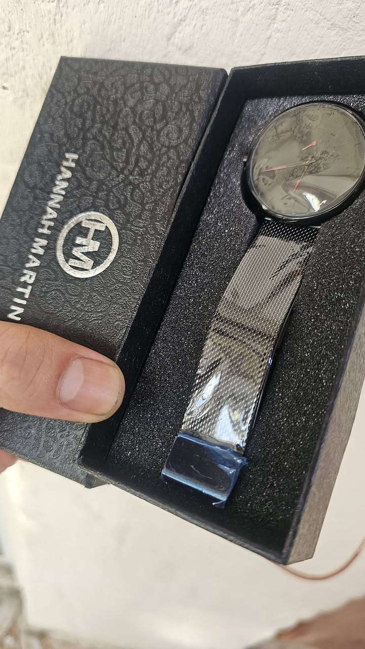 ساعه ماركه hannah martin بالة مالdhl قشطه سير حصيرة مختمه بل كامل 
ميل ثواني منفصل ضد الماء 
٢٥ ع اول تم


**إذا كنت صاحب هذا الإعلان وتريد حذفه لأي سبب، رجاءا أرسل رسالة إلى الدعم الفني**