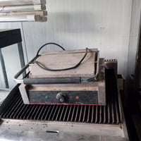 غراض مطعم لبيع كلش نظيفات عنوان بغداد  07810254100