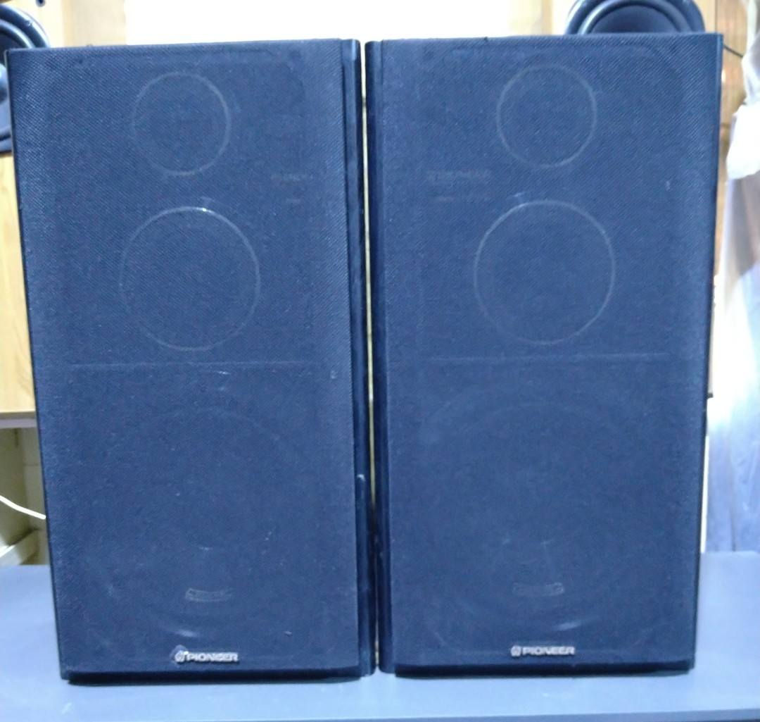 السلام عليكم ورحمة الله وبركاته ، من رخصة الآدمن ، مجموعة من السماعات ، زوج سماعات Sony أصليات بدون تصليح ، أرتفاع 25 سم ، عرض 15 سم ، عُمق 23 و نص سم ، وزن السماعة 2 كيلو و نص ، زوج سماعات Onkyo أصليات بدون تصليح ، أرتفاع 24 سم ، عرض 15 سم ، عُمق 24 سم ، وزن السماعة الواحدة 3 كيلو و 700 غرام ، زوج سماعات Pioneer أصليات بدون تصليح ، أرتفاع 54 سم ، عرض 29 سم ، عُمق 21 سم ، لمزيد من التفاصيل الإتصال على الرقم *********** أو المراسلة على الخاص ، مع تحيات أخوكم المهندس المعماري حسين.
