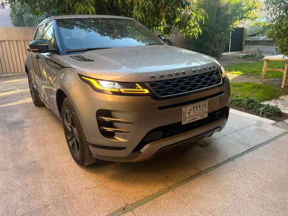 Land Rover RANGE ROVER EVOQUE R-DYNAMIC S 2023 
خليجي، وكالة، مكفول ولا تزال تحت الضمان ✅️

⚙️محرك 4 سلندر 2.0L توربو 
🛞دفع رباعي AWD + كير 9 نمر 

مواصفات R-DYNAMIC S فول للأخير
🟫 نظام دخول + تشغيل محرك ذكي بدون مفتاح 
🟫مرايات جانبية كهرباء + هيتر 
🟫داخل جلد بالكامل + كشنات تدفئة
🟫شاشة ديجيتال 

🛡أنظمة السلامة ومساعدة السائق 
🔸️كاميرا خلفية + كاميرا 360 درجة 
🔸️نظام نقطة عمياء 
🔸️فرملة طوارئ
🔸️نظام محافظة ع المسار 
🔸️نظام مثبت سرعة تفاعلي 

ماشية 2 ألف كيلو متر فقط ✅️

مكان السيارة بغداد حي الجامعة
مرقم بغداد بإسم شخصي تحويل مباشر 

السعر 35.000💲 فقط

للإستفسار 
*********** إتصال أو واتساب 

#رانج #للبيع
