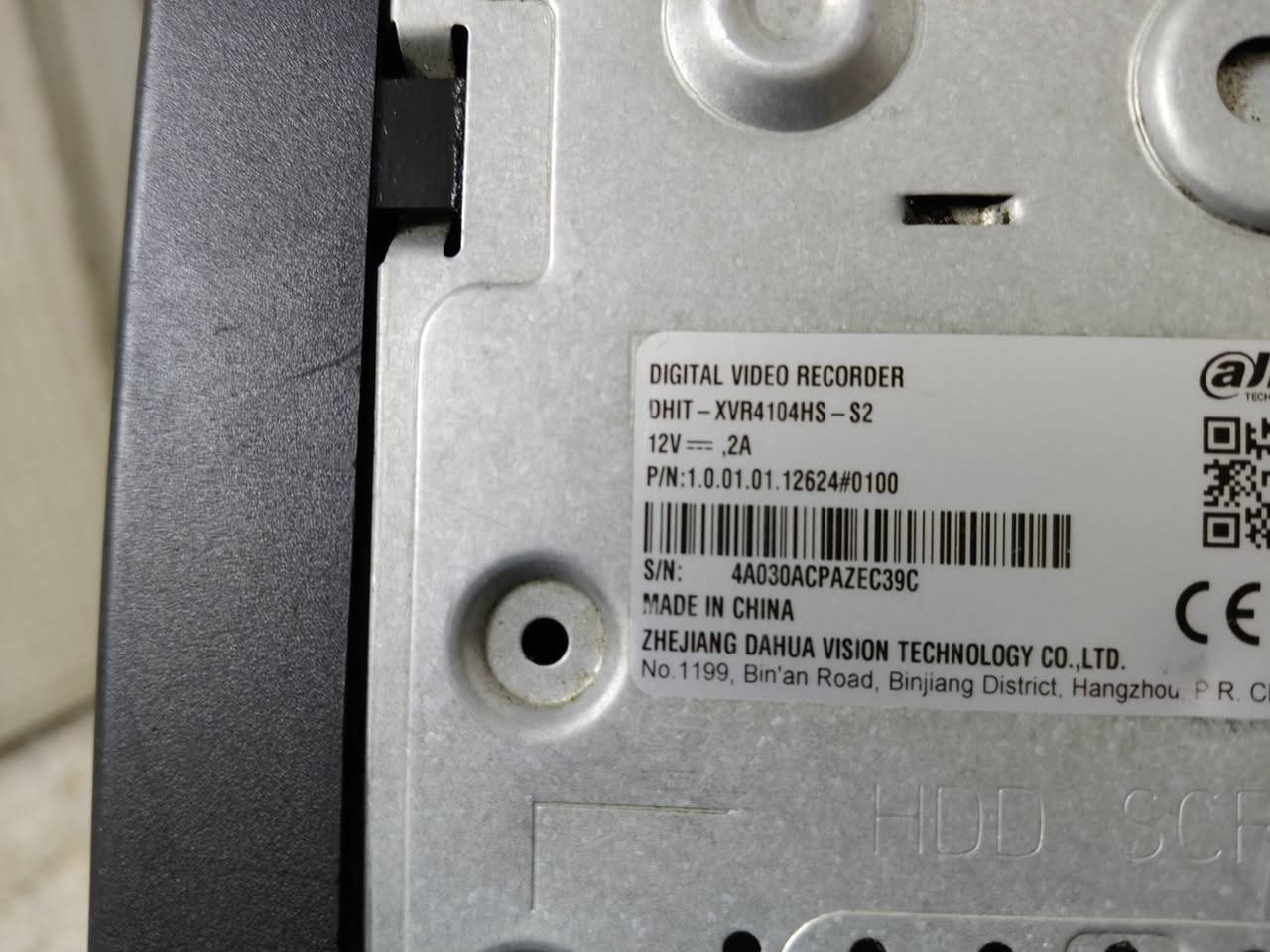 السلام عليكم من رخصه المدير للبيع منظومه كامرات نوع دهوا أصلي 2 ميكا 4 جنل كامرات صوره وصوت هارد تخزين 500 كيكا سعره 110سكن بغداد تليفون واتساب ***********
