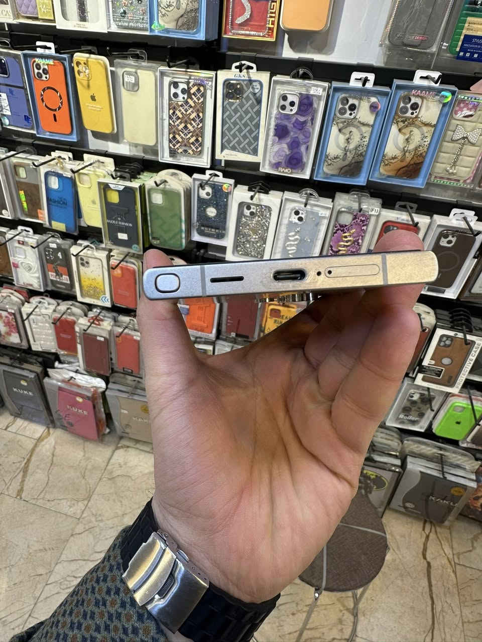 السلام عليكم
S24 ultra 256

نظافة ‎%‎

مكفول من التصليح ومن أي خلل

باكيت وكيبل أصلي
السعر 800 ألف
مكاني بغداد العامرية

***********
