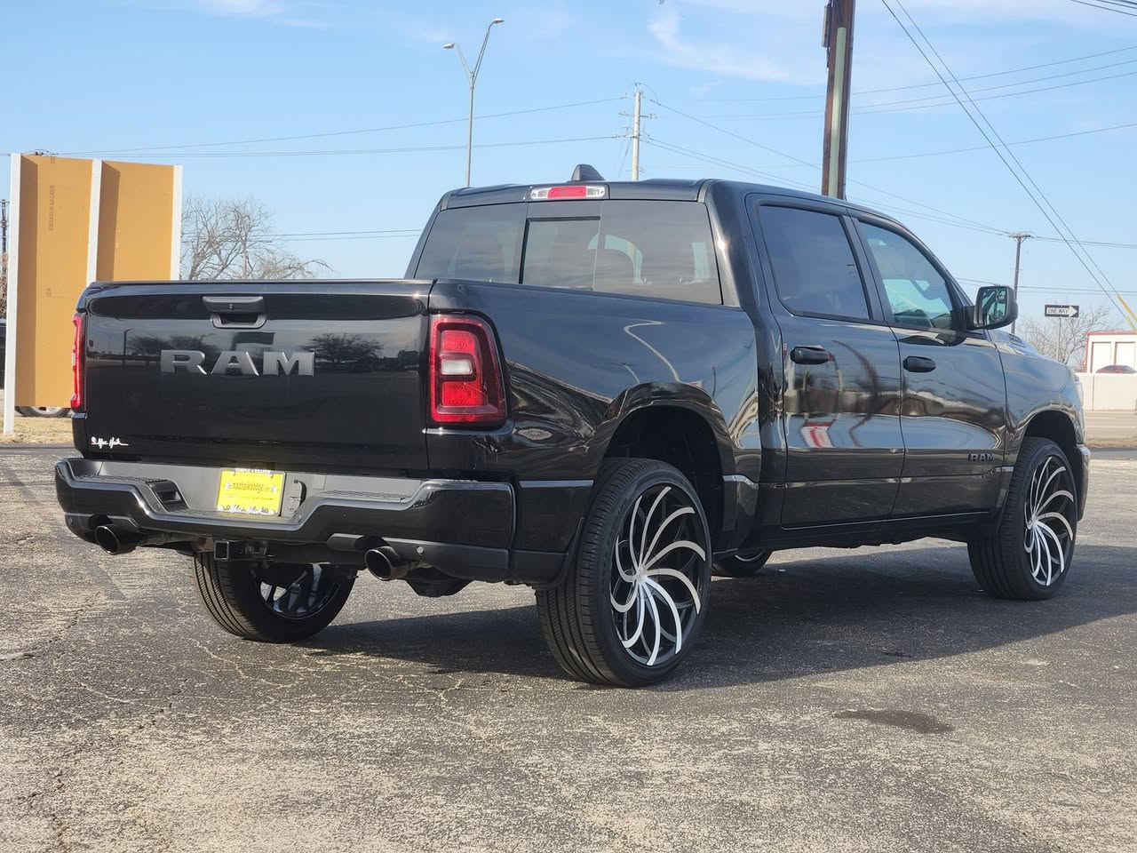 البيع بسعر البنك المركزي ..
🇺🇸2026 RAM 1500 EXPRESS
🇺🇸كلين تايتل 
🇺🇸موقع السيارة ولاية تكساس 
🇺🇸مدة الوصول 50يوم 
🇺🇸محرك Hurricane I6 (سعة 3.0 لتر ثنائي التيربو): بقوة 420 حصان، وعزم دوران 636 نيوتن/متر.
🇺🇸بلوتوث®
بدء التشغيل عن بعد
أندرويد أوتو
نظام Apple CarPlay
الدخول بدون مفتاح
نظام تشغيل بدون مفتاح
مساعد الفرامل الطارئة
تحذير مغادرة المسار
نظام المساعدة على البقاء في المسار
نظام مراقبة النقطة العمياء
تحذير من الاصطدام الأمامي
كاميرا الرؤية الخلفية
راديو الأقمار الصناعية
العجلات: 20 بوصة × 9.0 بوصة
السعر(38.000)$مع الرقم التواصل عبر خاص الصفحة الرئيسية
https://www.facebook.com/share/1JRyZw2mKY/?mibextid=wwXIfr


**إذا كنت صاحب هذا الإعلان وتريد حذفه لأي سبب، رجاءا أرسل رسالة إلى الدعم الفني**