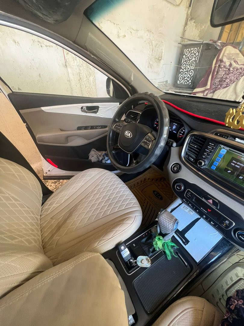 السلام عليكم  

 بدي وشاصي ومكينه وكير سيارة مكفوله عامه 

كيا سورنتو موديل 2018 شكل العشرين  خليجي محرك مكفول كير مكفول 

السيارة 

6سلندر 7 راكب 3 قطع تبريد 

حساس امامي خلفي 

 تخم تاير جديد وباتري جديد جنطه كهرباء

السيارة ماشيه 68

255مجال  حك جيه 

‭٠٧٨١ ٢٧٩ ٠٨٠٣‬ / رقم الهاتف
‭٠٧٧١ ٢٣٠ ٥٢٨٢‬

بغداد  النهروان 💙❤️
