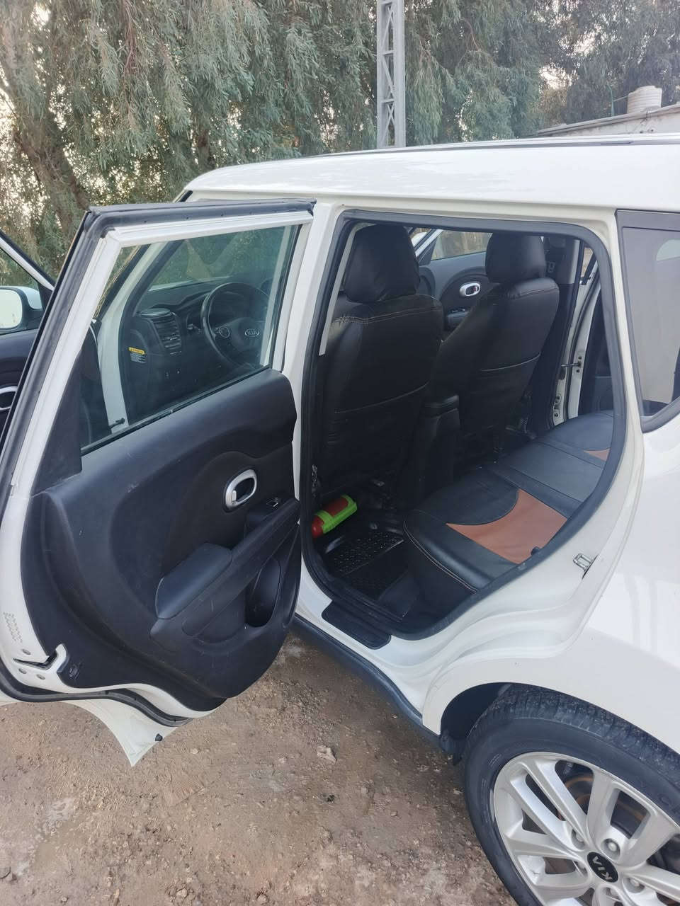 السلام عليكم كيا صول موديل ٢٠١٩ وارد امريكي
السعر ١٣٥ وبيها مجال رقم واسط بأسمنه الاتصال على الرقم ***********
