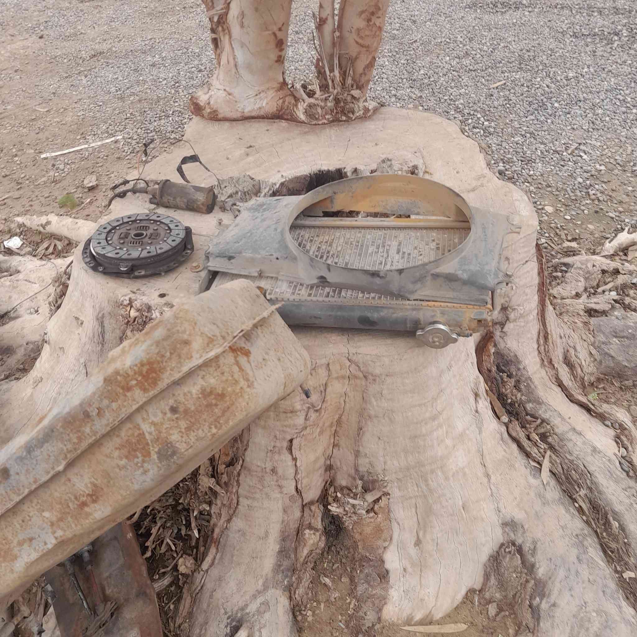 غراض هانفي للبيع السعر 250 الف الكول     ***********
