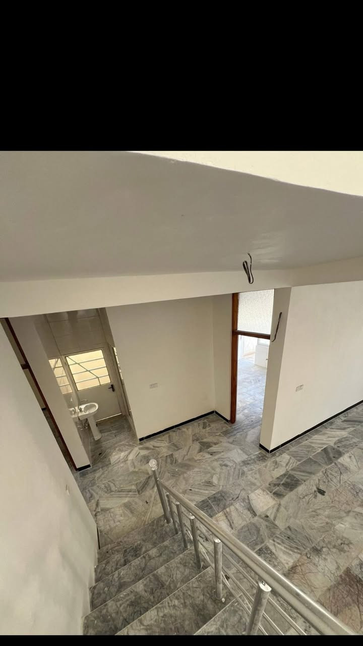🏡 فرصة ذهبية للتملك في مجمع السلام السكني
هل تبحث عن منزل واسع وتقسيط مريح؟
✨ دار بمساحة 200 م² تضم:�✅ 3 غرف نوم�✅ صالة استقبال واسعة�✅ مطبخ�✅ كراج للسيارة�✅ حديقة
💰 المقدمة: 55 مليون دينار فقط�💰 القسط السنوي: 23 مليون دينار�✅ بدون كفيل
إذا كنت ترغب بالاستقرار في مجمع سكني متكامل أو تبحث عن استثمار ناجح، فهذه فرصة تستحق الاهتمام.
📞 راسلنا الآن لمعرفة التفاصيل
***********
