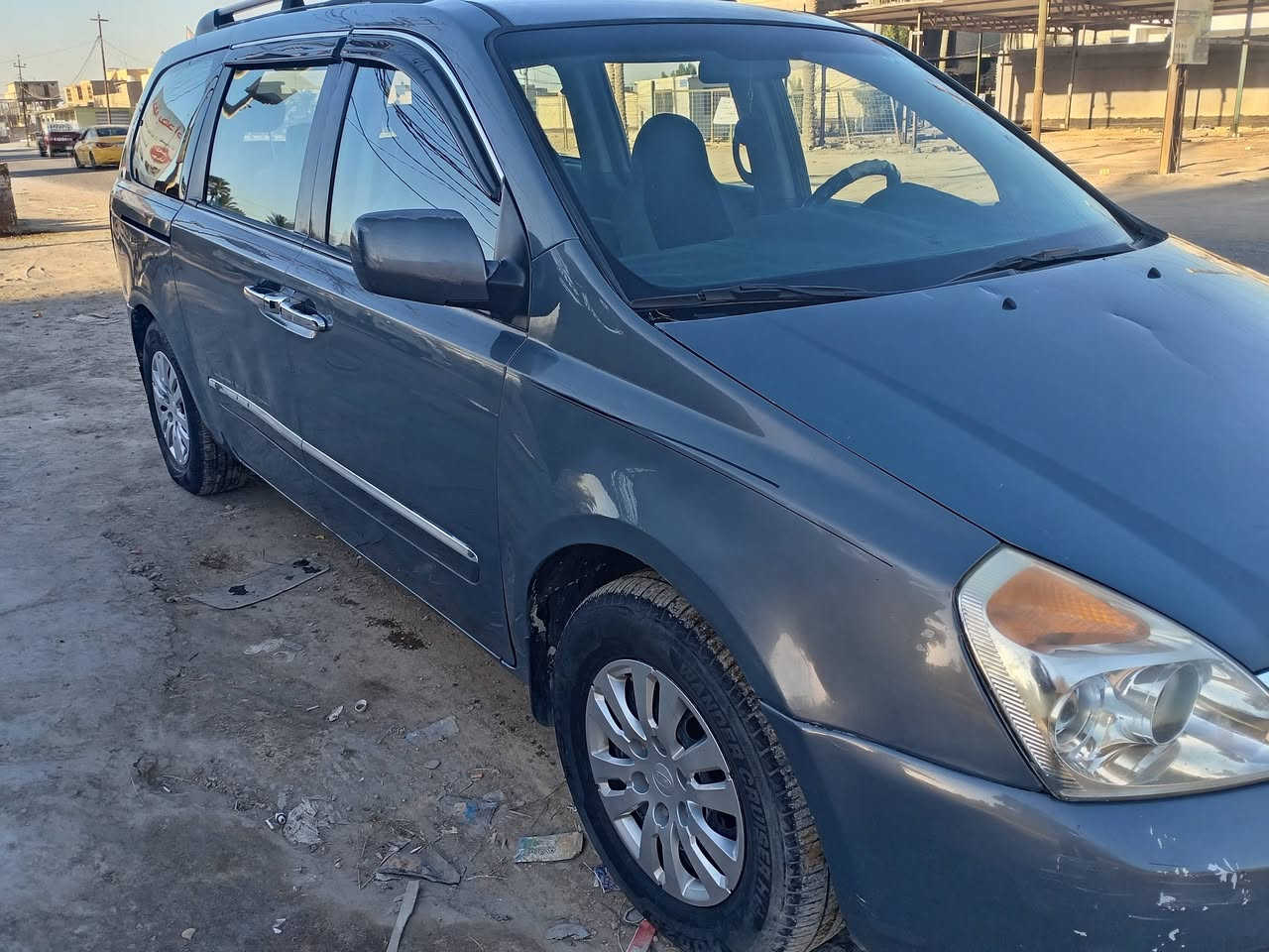 السلام عليكم ورحمة الله
كيا سيدونا للبيع الموديل 2008  وارد أمريكي رقم بغداد أنكليزي جديد هزة و سنوية جدد السيارة بيها البنيد مبدل بدون حادث و الچنطة هم مبدلة السيارة مصبوغة حزام
السيارة گير و محرك خير من الله
تبريد جاهز
السيارة معروضة ب 128
العنوان الديوانية قضاء الشامية 
للأستفسار
*********** أو ***********
