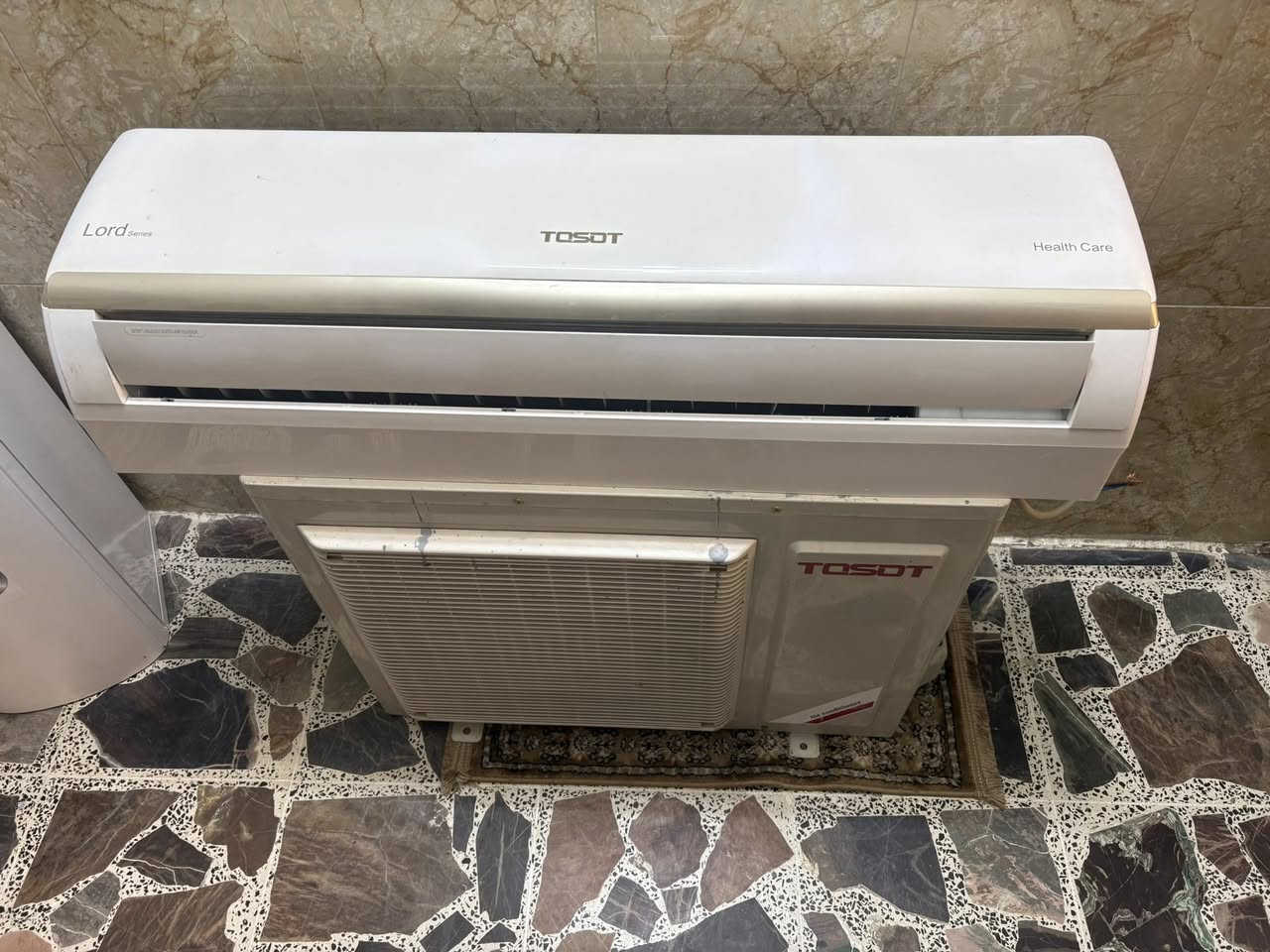 سلام عليكم
سبلت توسوت 2 طن حاربارد
غازه مقفل R-22 
بلادي ممصلح 
كامل بدون نقص
ظمان 20 يوم شرط على الشغل
السعر  ٤٢٥  الف
***********  بغداد حي الجامعه
