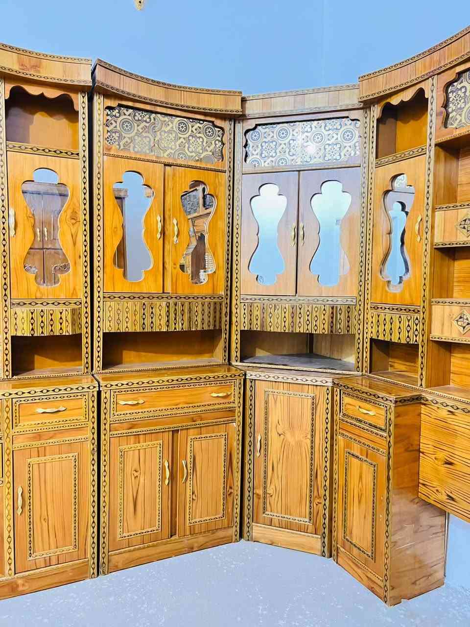 يوجد غرفة نوم عراقي في قضاء القائم للإستفسار الاتصال على الرقم  ***********
