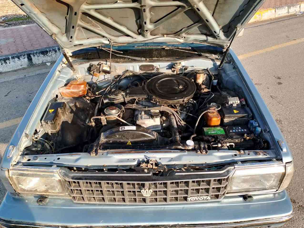 السلام عليكم سوبر موديل 85رقم نينوى انكليزي سنويه جديده شرط التحويل كابون بانزين بيها محرك كير اكسن شرط السياره تبريدها شغال التدفئه شغاله وايرمنيه كلها شغاله طخم امامي وخلفي نظيف سياره جهازه مصبوغه عام جماليه   مكاني موصل الايسر 
(السعر 52)وبيها مجال للطيبين باقي التفاصيل 
اتصل على الرقم 
***********
***********
