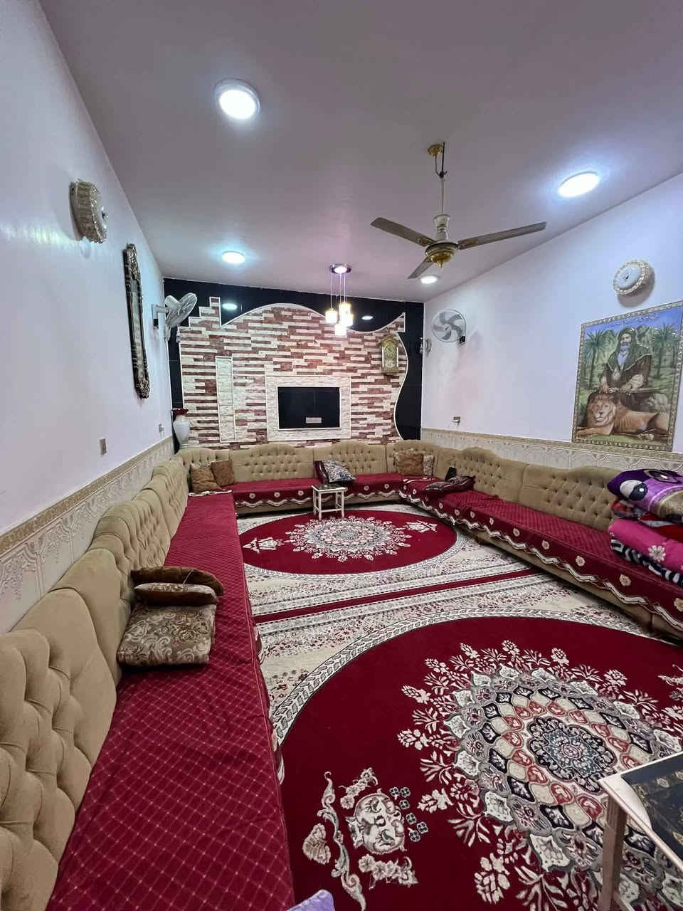 بيع مستعجل..بسبب ضرف مستعجل👍 بالعافيه على اللي ياخذه
بيت 200م طابق واحد على شارع 15 طابو صرف باسمي 
البيت كله مرمر وبناء درجة اولى
السعر 150 مليون وبي مجال 💸💸 ٫ ومطلوب 19 مليون يسدد كل سنه مليون ونص المشتري يدفعهن
بناء درجة اولى غرفتين وصاله واستقبال ومطبخ ٫ مجاري للحي كاملة وجاي يبلطون بالشوارع 
💢 العنوان النجف الاشرف الحولي شارع 30 الثاني قرب مكتبة الميالي 

للتواصل :  //


**إذا كنت صاحب هذا الإعلان وتريد حذفه لأي سبب، رجاءا أرسل رسالة إلى الدعم الفني**