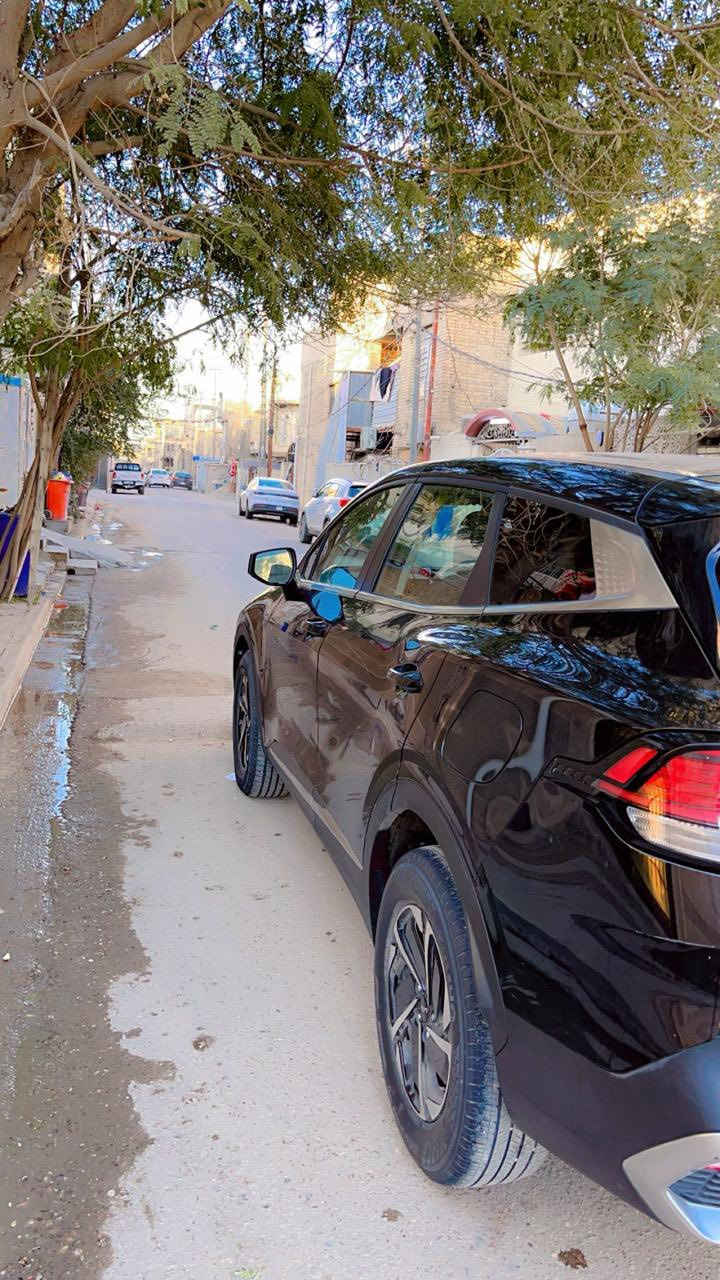 سلام عليكم كيا سبورتج موديل 23 هايبرد وبانزين
 وارد امريكي حادثها موضح بالصور 
رقم بغداد  
مواصفات شاشه كبيره تحكمات 
محرك تيربو 
راردرات امامي خلفي 
كير ماوس  دفع رباعي وبعد بيها مواصفات 
السعر 158 بيع مستعجل مكاني بغداد البلديات
الهاتف ؛*********** الشراي يتصل
