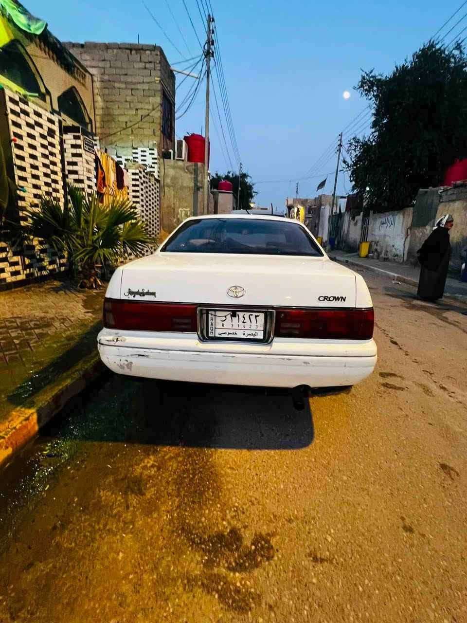 السلام عليكم بطه منفصل مديل 2000 
محرك 2500كفاله من الكصه من نقل جثه 
سنويه 2027  سياره جاهزه من كلشي بس كماليات يرادله
 سعر (40) وبي مجال المكان الحيانيه (***********)

