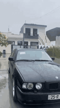 سلام عليكم BWM1991حجم محرك 525فول مواصفات سنوي جديد لحد ٢٠٣٠ مشروع وطني رقم موبهيل ***********سعر 70
