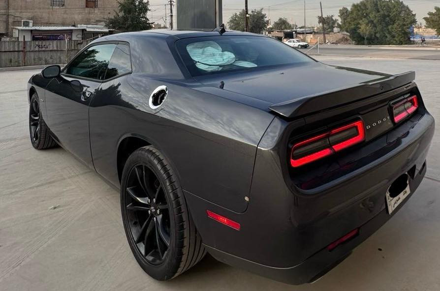 يا الله
الي يدور جديدة 
***********
جالنجر 2018  
RT 5700
ماشية 65 الف 
سيارة كارتون 
بيها فقط مكانين بارد 
شاشة جبيرة كامرا 
حساس ويل 20 اصلي
سيارة سوبر تراك  
كشن كهرباء تشغيل عن بعد 
سيارة بدووون صبغ بدون ايرباك جديدة
سعر 166$ بيها مجال قليل 
مكان سيارة بغداد السيدية 
صور الحادث ورقم شاصي بالمنشور
