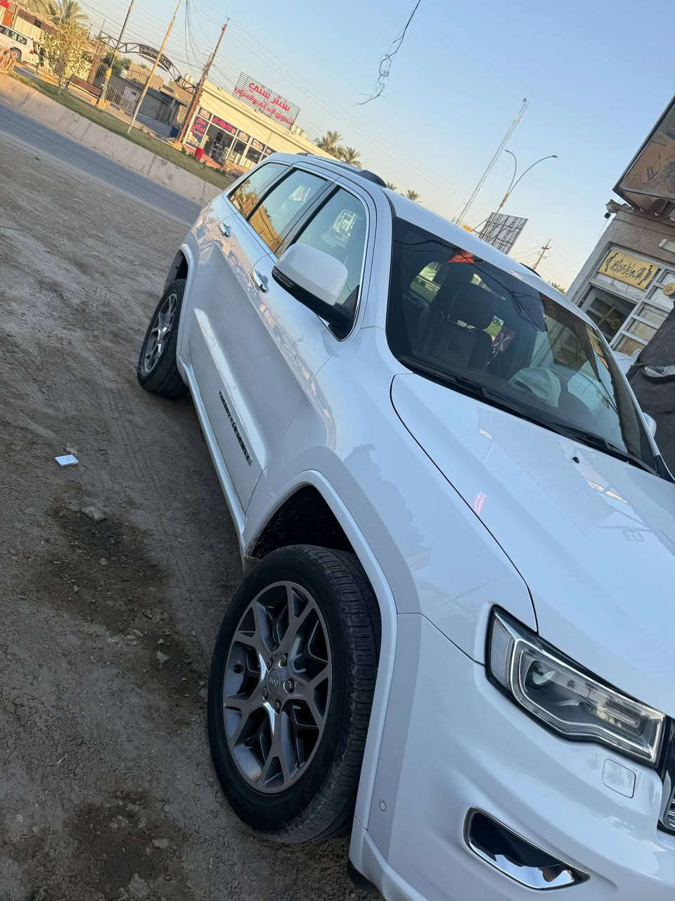 سلام عليكم للبيع جيب اوفرلاند خليجي اربيل ماشيه ٧٠ الف بيه بارد بسيط بلجاملغ  سونار موجود  سعر ٣٣٠٠ وبيه مجال عنوان كربلاء  ***********
