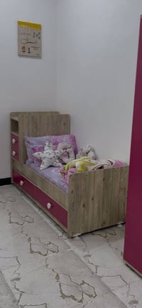 للبيع غرفه اطفال نضافتها 90٪ قنصور +تخت للتصال 07512400309. 0773477774...