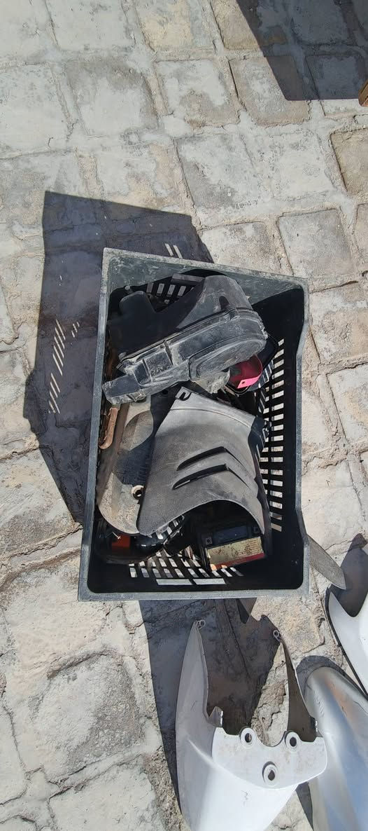 غراض للبيع تريد شلع تريد قطع كلمن وسعره كفرات وكلجات وبعد هواي غراض ***********
