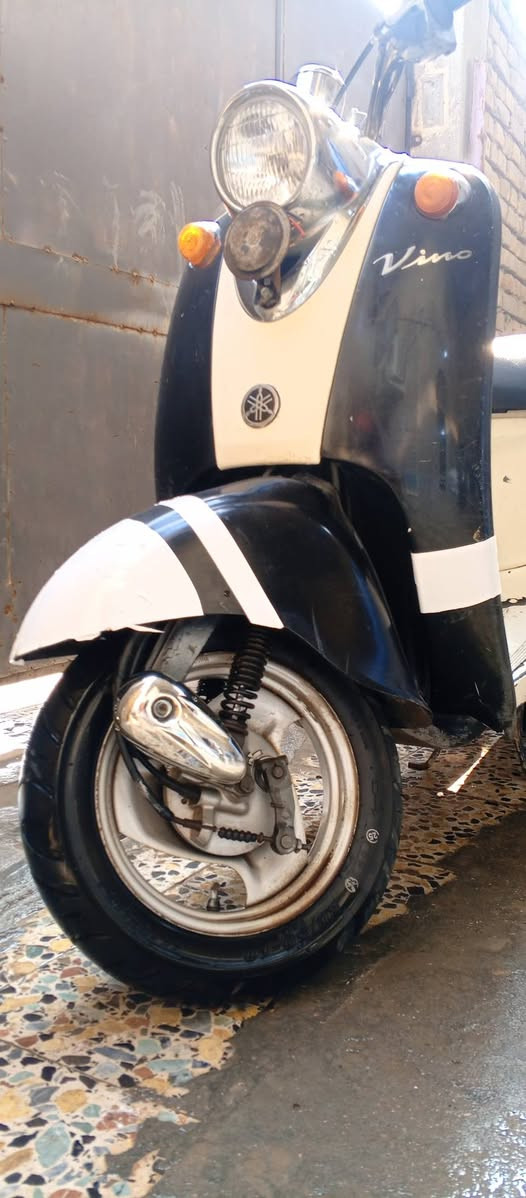 سلام عليكم دراجه مصريه فحل خطين للبيع دراجه نهضه تشك الكاع معدل صالنصه اصليه صفر جاج  بلادي كله شغال سلف هندر لايت اشاير عالي ناصي هورن تواير جلاتين جدد دبلات شغاله بريك خلفي امامي بل مكان ربع ماتذب عليه كلشي مانقصه محرك ناعم خرسه ماتسمعه سعره 350 وبيه مجال قليل جماعه ال200 ول225 طلعو كبل رقمي *********** مكاني ناصريه مركز حي شهداء رقمي واتساب بي
