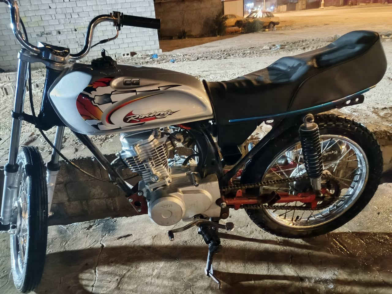 سلام عليكم دراجه كلك كلك مكفوله عشائرين محرك ما مفتوح شوف الدراجه كمله بلفيديو سعره 550.
***********
