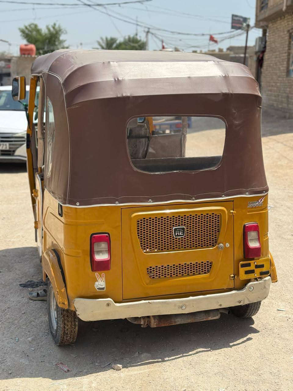 تكتك للبيع موديل 2021 شهر 7 تكتك نضيفه وحلوه ضرباتهه ع بارد يعني مال حصو شارع ، تايرات جدد دوشمه جدد مكينه خير من الله سنويه ولوحات باسمي ثاني يوم احولك  سعر 7500 وبيهه مجال بسيط اذا شراي
***********
مكاني كربلاء الامن الداخلي
