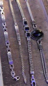 اسوارات • فضة • تواصل خاص