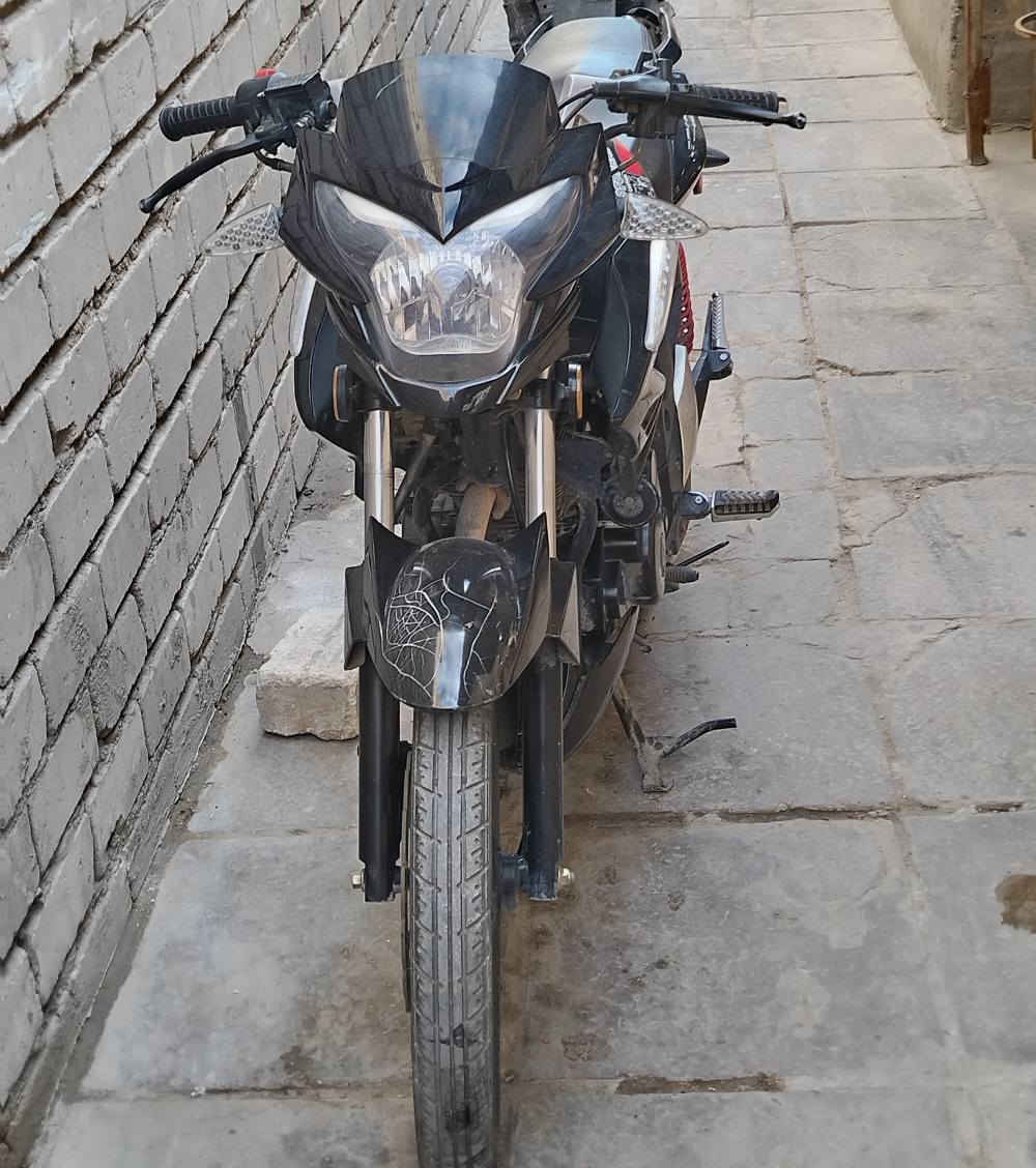 دايوان بطح
 موديل 23
ماشية ٨٠٠٠ فقط
ماداخلة تصليح
المكان نجف حي العسكري
السعر1225000
للاستفسار ***********
وكيلهة العارضي النجف, العراق
