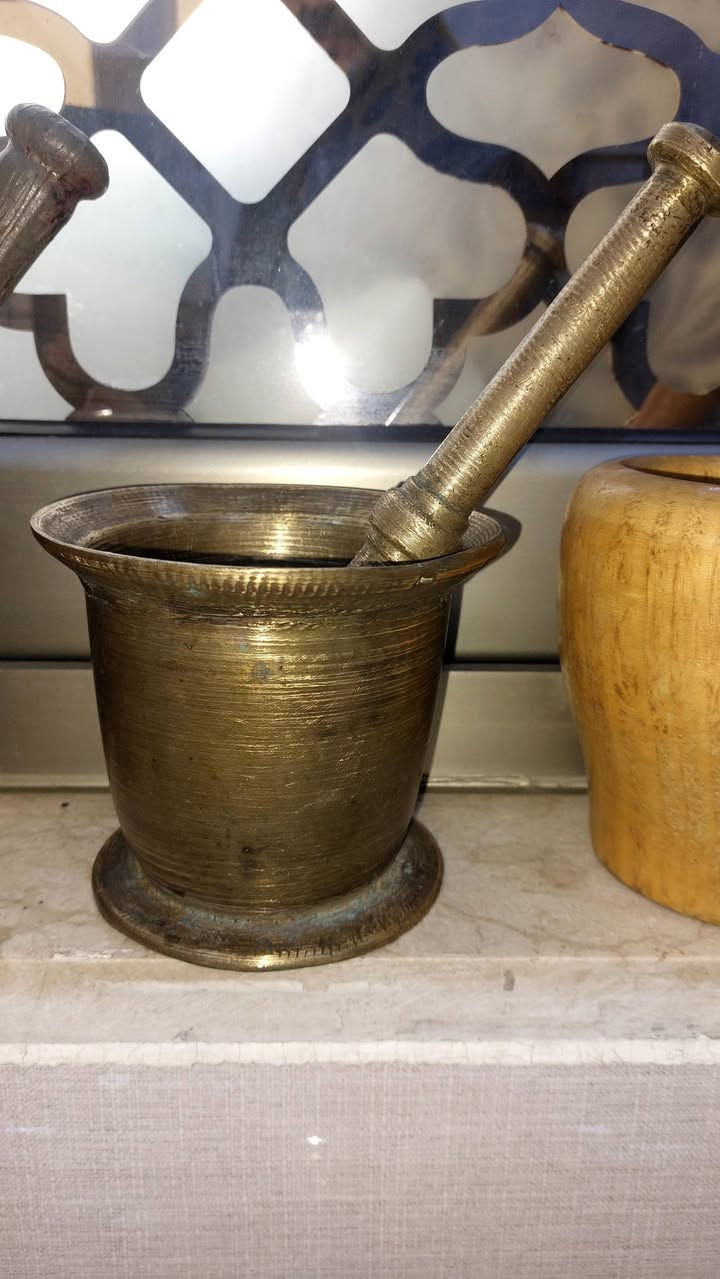 جاونات للبيع واحد نحاس ١٠ سنتم ارتفاع واحد خشب والآخر بلاستيك بي صلابة للاستفسار تعال خاص.


**إذا كنت صاحب هذا الإعلان وتريد حذفه لأي سبب، رجاءا أرسل رسالة إلى الدعم الفني**