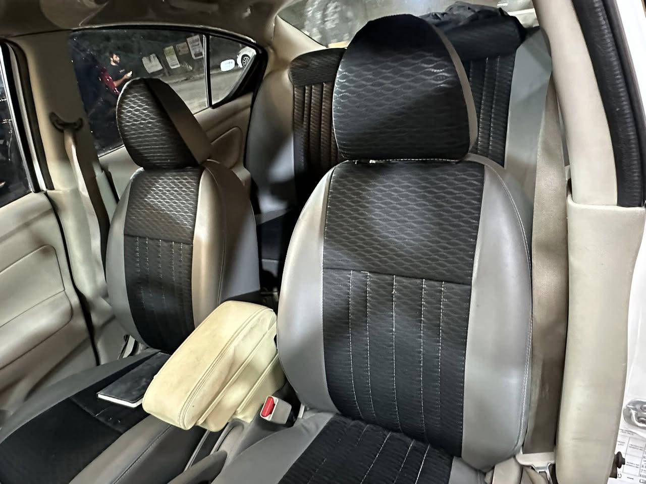 سلام عليكم
سيارة نيسان سني هندي 
مايشة 91 
سيارة نظيفة كلش وكفالة لكير ومحرك 
سبير منازل 
رقم للاتصال فقط ***********
سعرها 113 و بيها مجال بسيط
