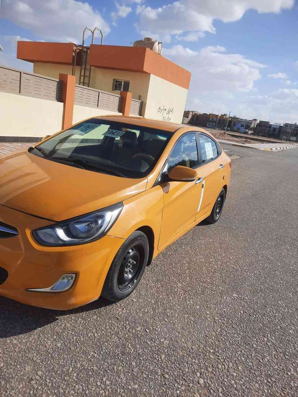 السلام عليكم سياره اكسنت للبيع موديل 2015 خليجي رقم بغداد نكليزي بسمي سياره مكفوله من ضربه وصبغ محرك 1600 
مصفره هيئه وغرامات هزه جديده 
السعر 88وبيهه مجال 
مكلف بنشر انتصل على رقم 
***********  مكان كربلاء المقدسة
