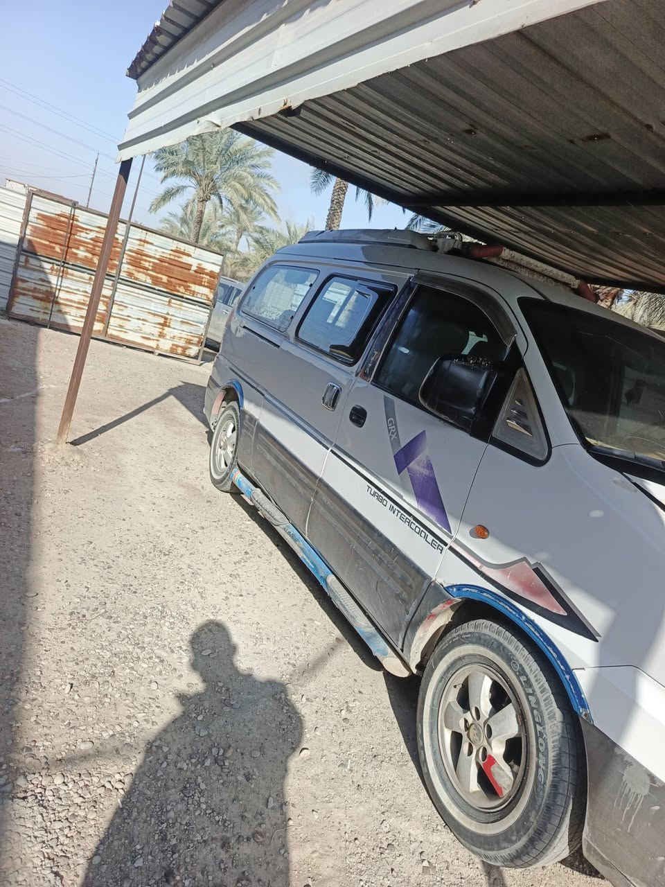 السلام عليكم استاركس موديل 2007  سيارة بلاديه مابيهه أي صبغ المكينه صار شهرين من جفتته أو هسه بيهه كازكيت أو كور يعني كايمه رقمهه موجود ماشي بيهه أو عفتهه صاحبهه يمي أريد مدارور سعرها 65 أو بيهه مجال *********** بي واتساب
