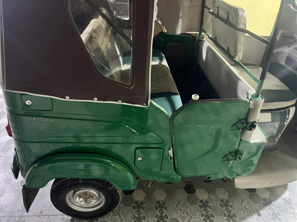 تكتك موديل 2021 رقم وسنوية كاملة ب اسمي تحويل ثاني يوم تاخذها وتطلع الشارع تخم تاير جديد وجادر جديد وجامرلغات جدد كاملة مكاني بعقوبة 
*********** 

السعر ٨٠٠٠ وبيها مجال حك الجية
