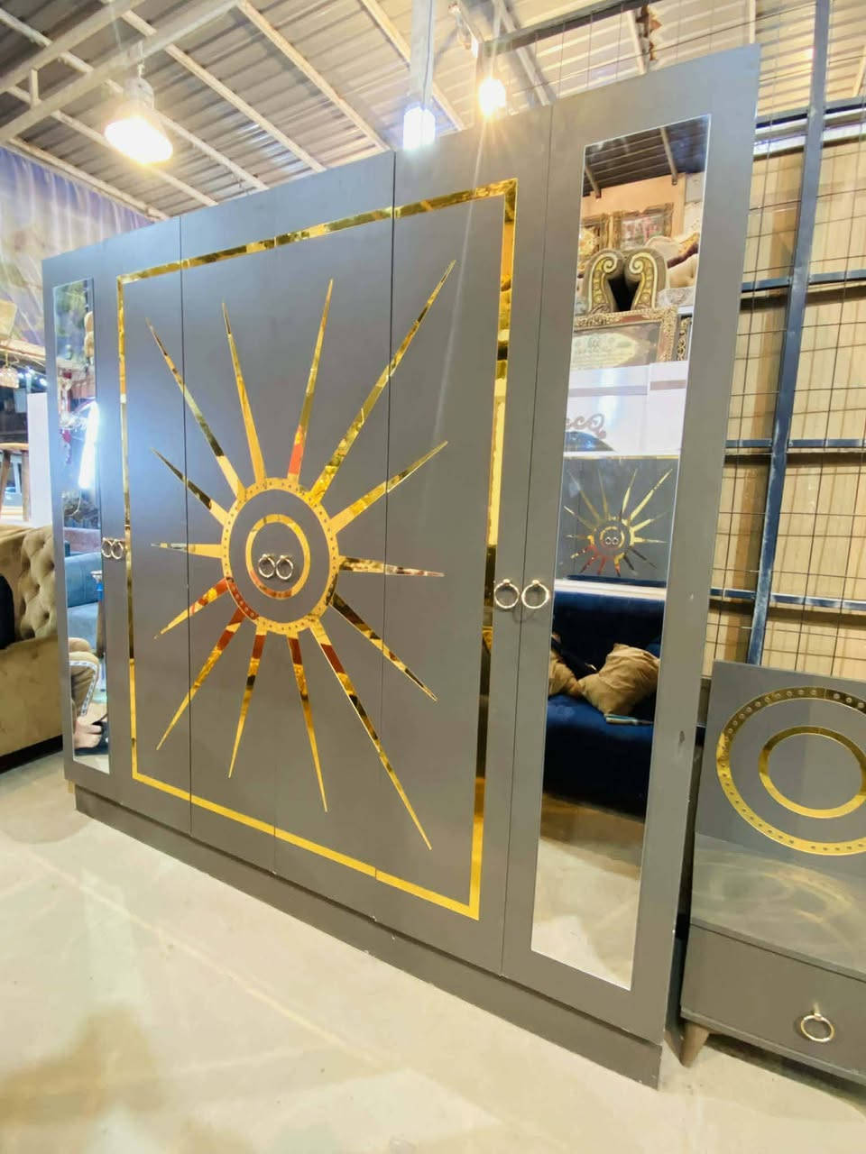 غرفة نوم تركي مستعمل
تتكون من👈 7👈قطع 
نضافة👈 90%💯👌
السعر 👈600👈ألف فقط 
مع نقل وشد داخل بغداد مجاني

( عمولتهه 30😍)


**إذا كنت صاحب هذا الإعلان وتريد حذفه لأي سبب، رجاءا أرسل رسالة إلى الدعم الفني**