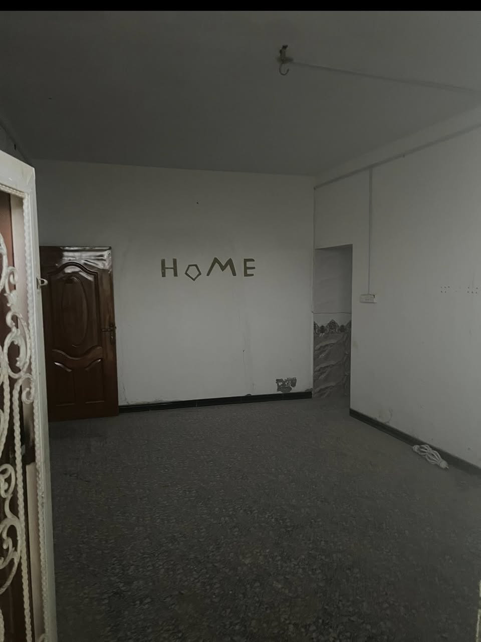 شقه للايجار قرب المدينه المائيه تحتوي على غرف عدد 2 وصاله و مطبخ للاستفسار ***********
