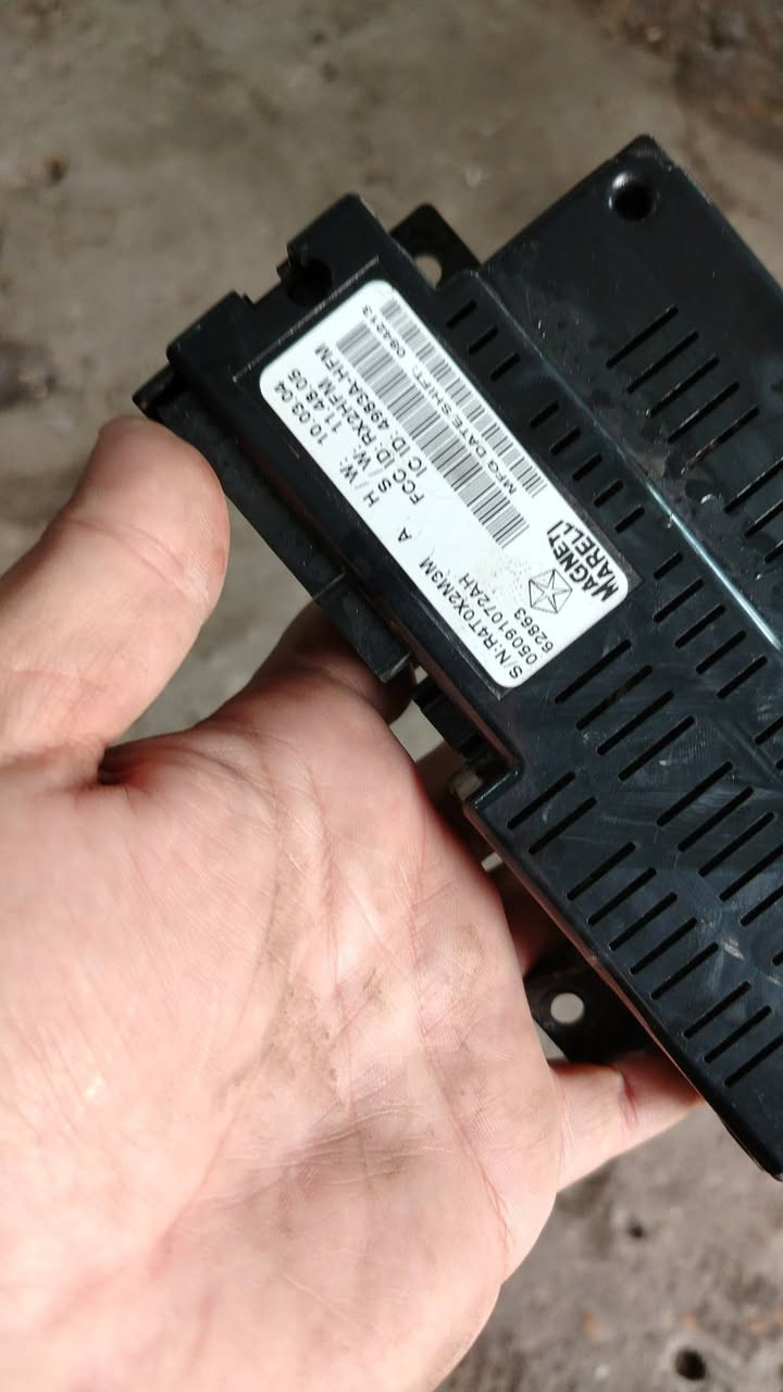 بلوتوث تشارجر اوباما 2012 13 عنوان موصل صناعة الكرامه *********** *********** توصيل جميع المحافظات السعر ٧٠الف
