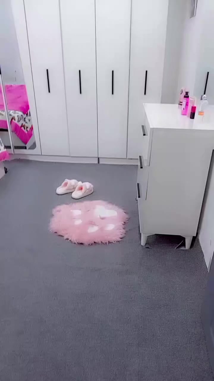 غرفه نضيفه شخط مابيه شرط 700 بيه مجال


**إذا كنت صاحب هذا الإعلان وتريد حذفه لأي سبب، رجاءا أرسل رسالة إلى الدعم الفني**