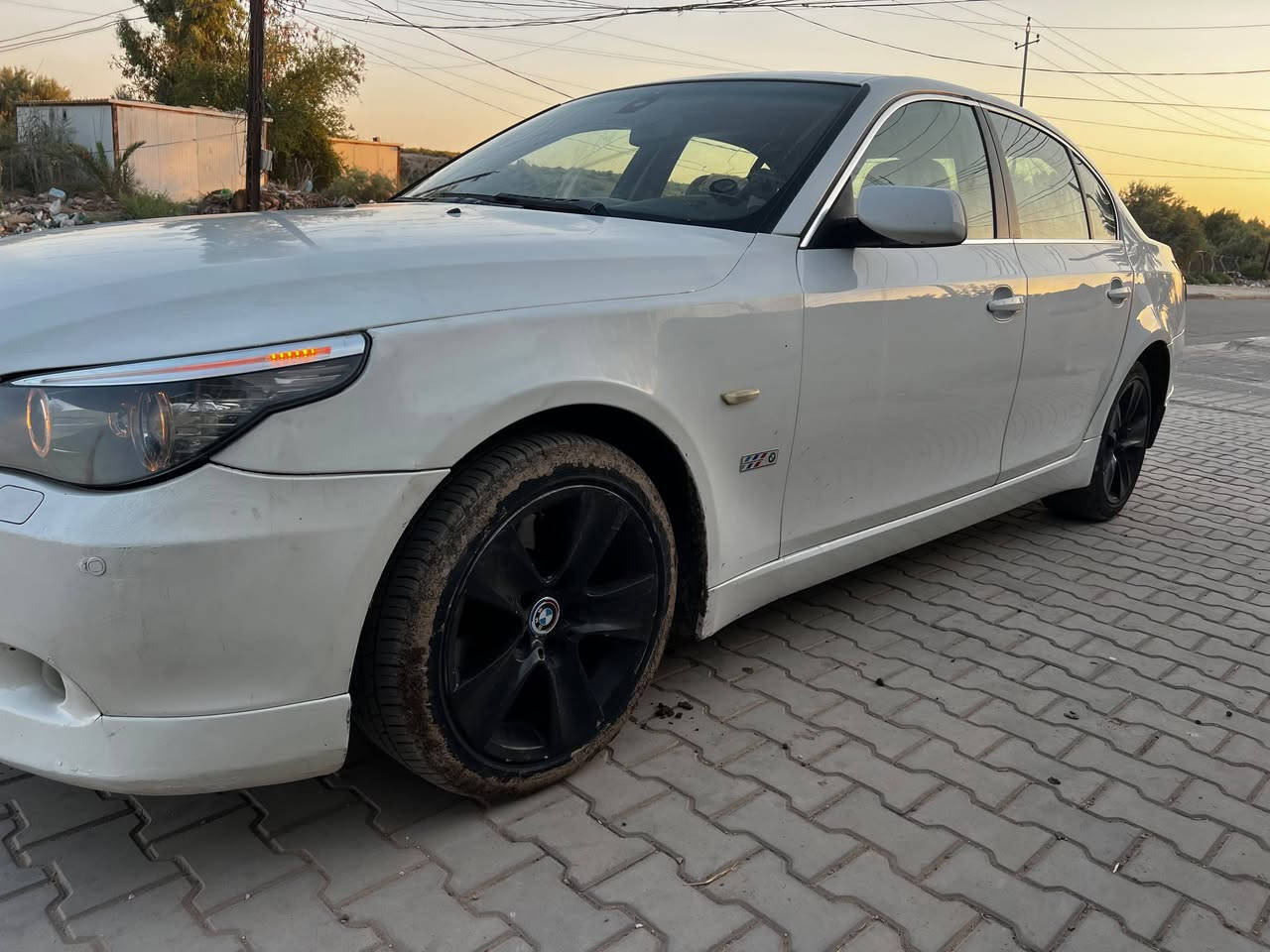السلام عليكم
بي ام دبليو e60  
حجم 535i سته سلندر توين توربو 
رقم بغداد جديد 
مكينه وكير مكفولات 
حادث جاملغ الامامي عكس السائق وبنيد 
تبريد ثلج 
السعر 100 وبي مجال بسيط 
للأستفسار *********** 
متوفر فقط واتساب واتصال غير متواجد ع الفيس بوك
