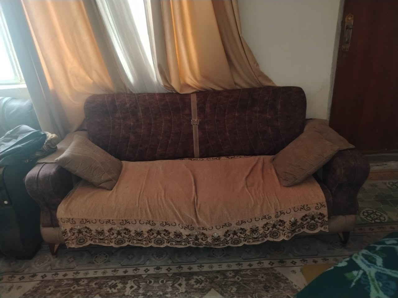 السلام عليكم 
#تخم_كلش_نضيفه واي اضرار ما بي، 10مقاعد لون كلش حلو السعر 300وبي مجال كلش بسيط 
#كوت_العزه


**إذا كنت صاحب هذا الإعلان وتريد حذفه لأي سبب، رجاءا أرسل رسالة إلى الدعم الفني**