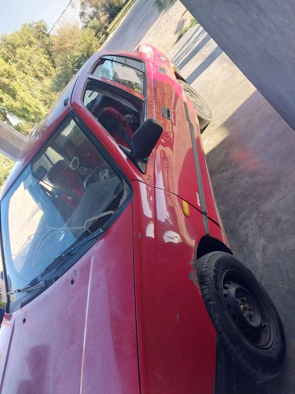 نيسان سني للبيع  بس شغاله  تخم تاير. موديل ١٩٩٣   محرك ينقص كير ابلادي  رقمها فحص بس أوراق كامله وسنويه بسمي السعر ٢٣ ورقه وبيها مجال   ***********
