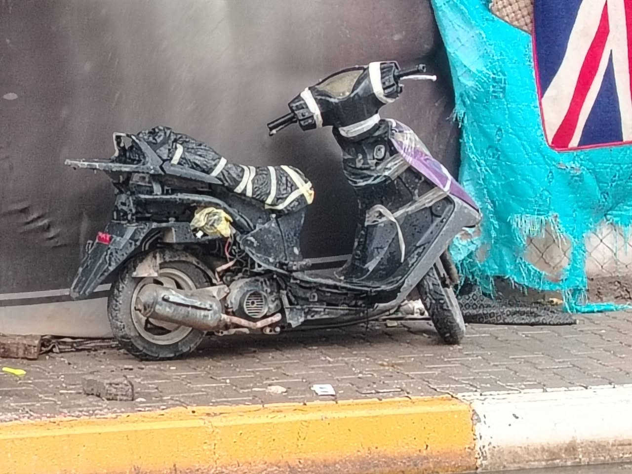 دراجه البيع سرعه ١٢٠ دراجه شغاله كلشي مابيه 100 وبيه مجال ورقم ***********
