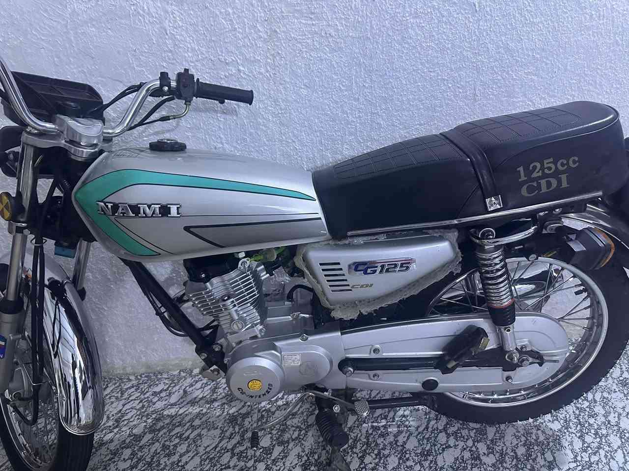 دراجه للبيع تعمير محرك سي جي انتنس 
دراجه نضيفه كلش وحلوه (يولد الدراجه بدون )
سعره 750 وبيه مجال للطيبين 
رقمي ***********
***********
