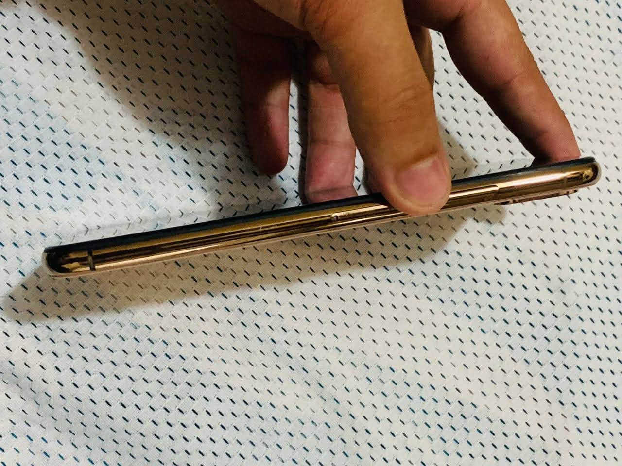 ايفون اكس ماكس  
جهاز هوه يمدح نفسه 
بطاريه مبدل واقوه من البلاد 
ذكره64
سمكارت مايشغل 
كامره سفي وكع مني وفلت الشريط 
سعر 140الف جهاز تدخل اقوه لعبه بي وتحكم 
كامره اذا مو دمع مرجوع


**إذا كنت صاحب هذا الإعلان وتريد حذفه لأي سبب، رجاءا أرسل رسالة إلى الدعم الفني**