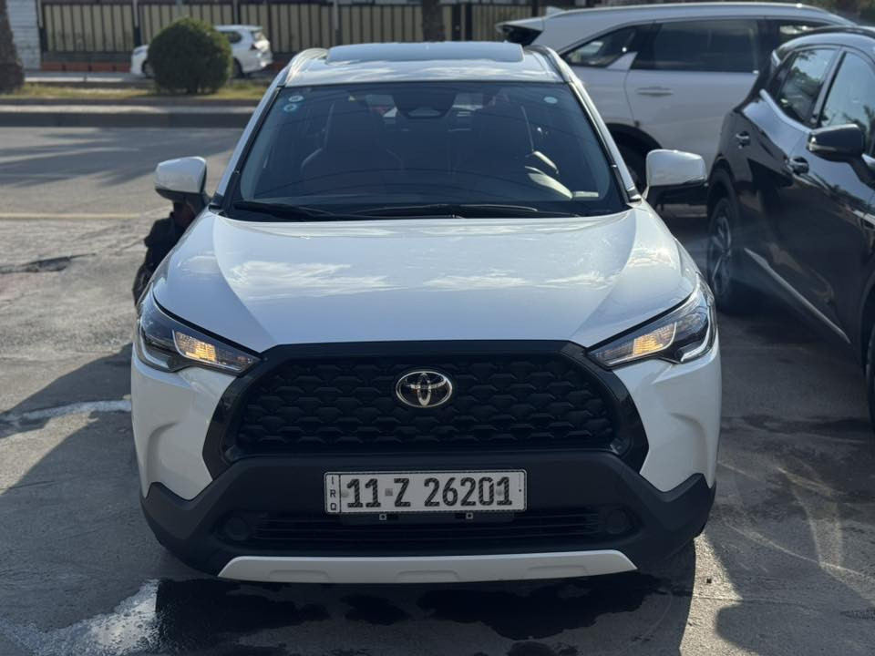 السلام عليكم
كورلا كروز 2024 ماشية 10 الاف 
اخذتها زيرو السيارة بسمي 
مكفولة كفالة عامة
داخل احمر 
رادار امامي
قيادة ذاتية 
تحديد مسار 
كشن كهرباء
فتحة سقف
سبايدرات قمارة
مكينه 2000
مكاني بغداد البنوك 
الارضيات وكل غراض الشركة ممستعملهن 
كلش جديدة السيارة ومحافظ عليها 
***********
