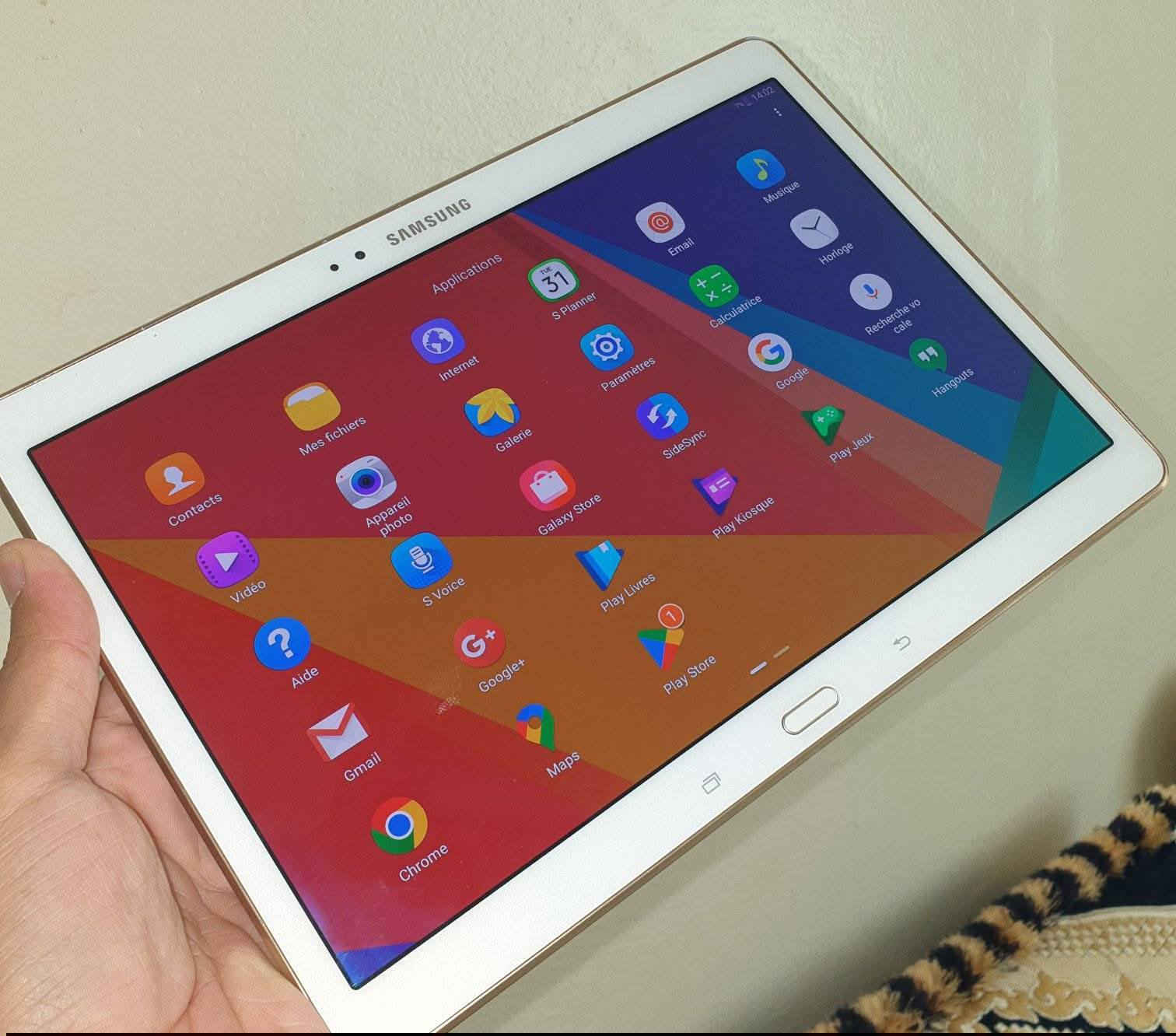 متوفر للبيع تابلت سامسونك بطارية فول
يخدم للدراسة ومشاهدة الافلام نظافة 90 ٪

السعر 70 من عدا التوصيل


**إذا كنت صاحب هذا الإعلان وتريد حذفه لأي سبب، رجاءا أرسل رسالة إلى الدعم الفني**