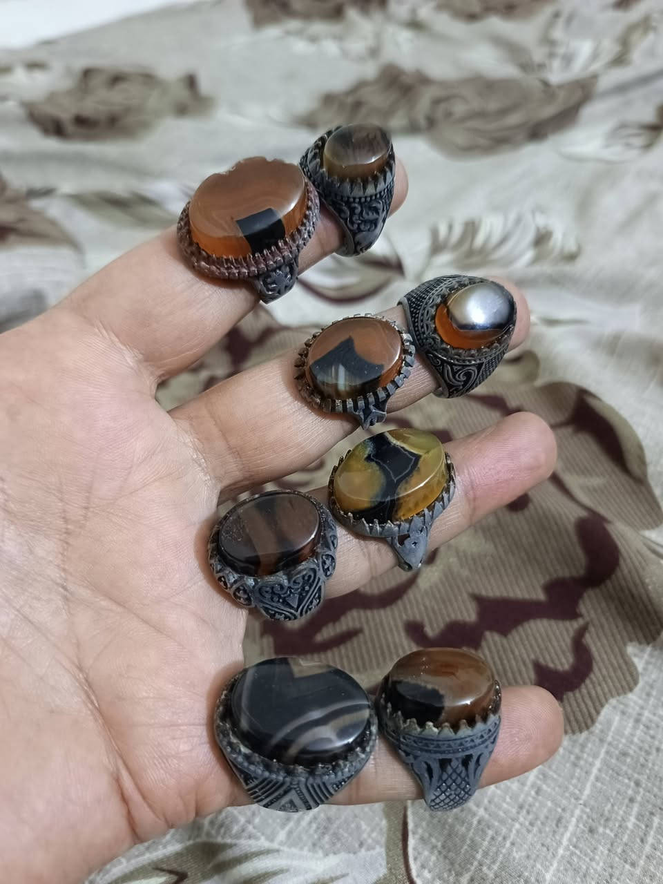 السلام عليكم
طبلة خواتم ايرانية ٥٠ خاتم مع الطبله السعر ٧٥ الف 
صياغه جميلة


**إذا كنت صاحب هذا الإعلان وتريد حذفه لأي سبب، رجاءا أرسل رسالة إلى الدعم الفني**