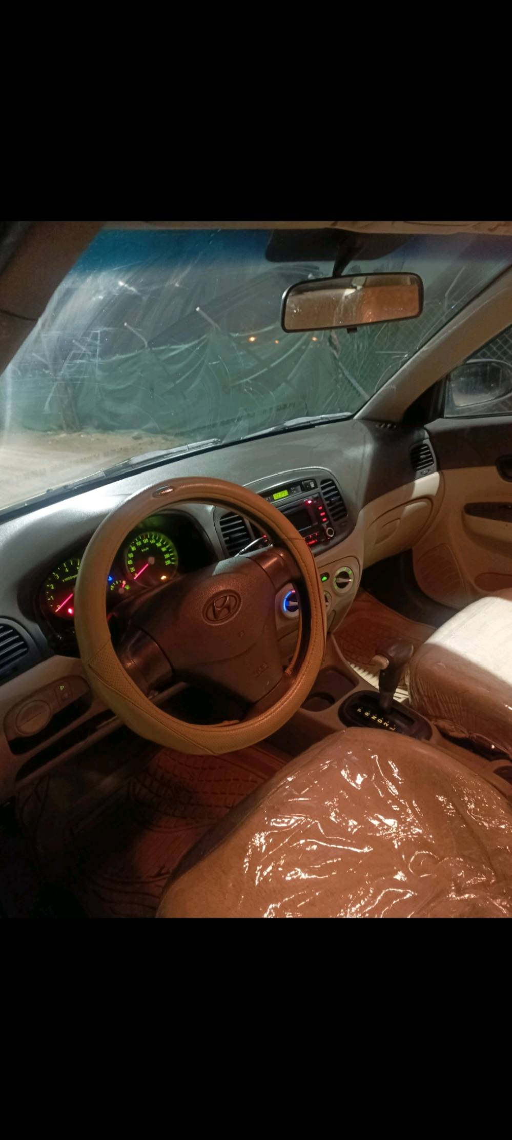 اكسنت 2008 بدون ضرر فقط تقحيل بوند قليل وسقف وصندوق قليل  3 مكان بارد مكينه 14 كير توماتيك سنويه 2030 هزه نهاية 2026 مكان السيارة موصل للتواصل ***********
‏‪***********‬‏
