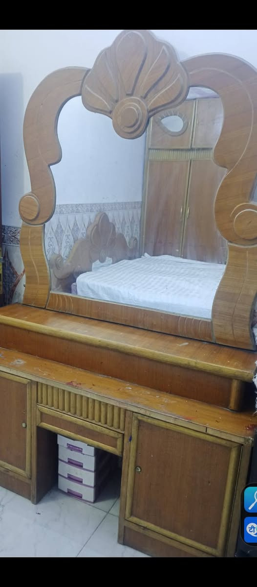 السلام عليكم غرفه نجاره للبيع السعر ٤٥٠ وبيها مجال الاتصال على‏‪***********‬‏

