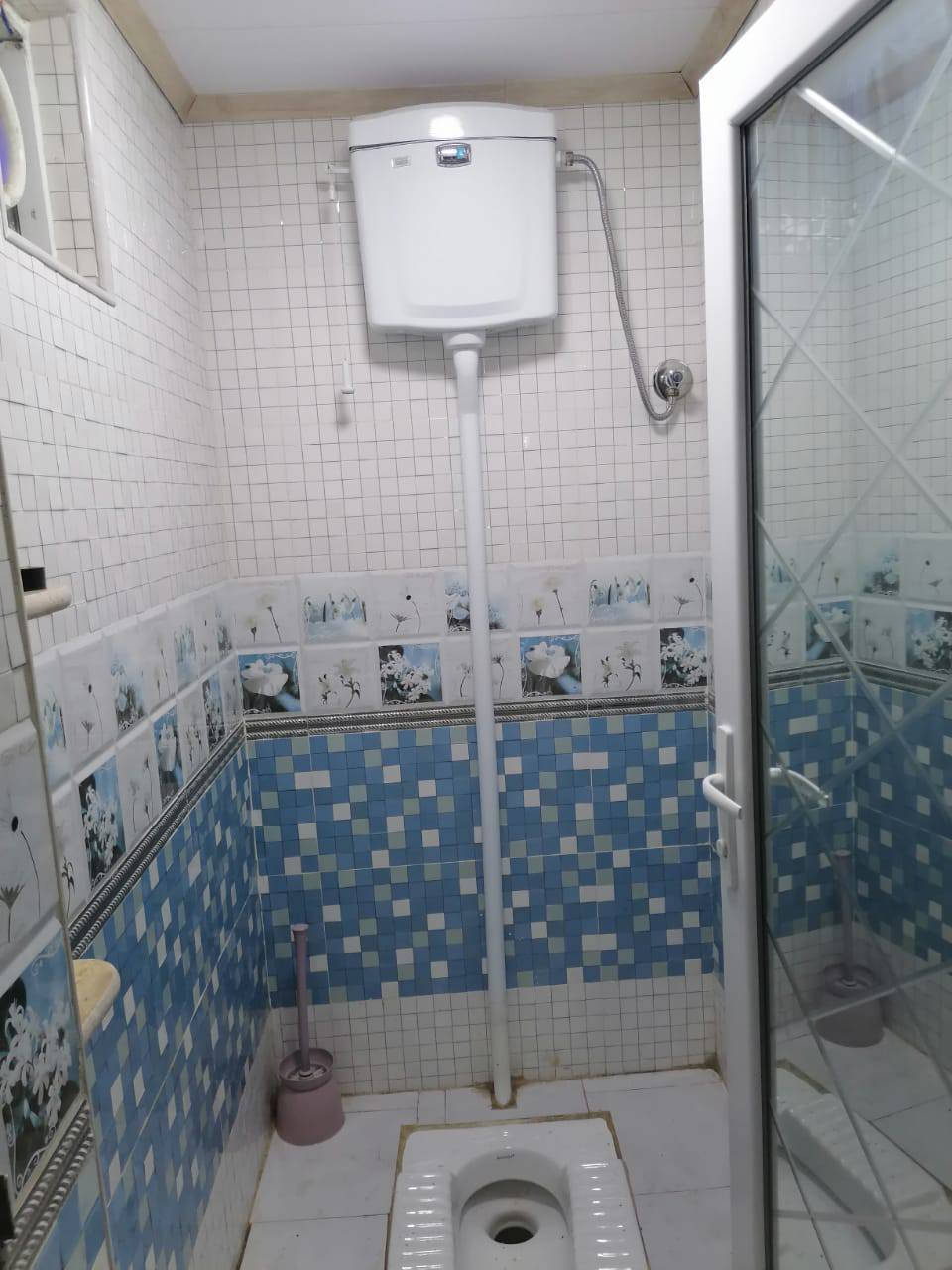 بيت للبيع 150متر البناء بأشراف كادر هندسي طابو زراعي سند 25 البيت في شارع مجمع الشبيلي اول شارع قرب مطعم ضيافة النجف البيت قريب على نفق المختار البيت فول مواصفات يحتوي البيت على طابقين الطابق الأول غرفة وصالة واستقبال ومطبخ حار وبارد وحديقة وكراج سيارة الطابق الثاني يحتوي على غرفتين و صالة و صحيات السعر 140 مليون للأستفسار واتساب ***********
