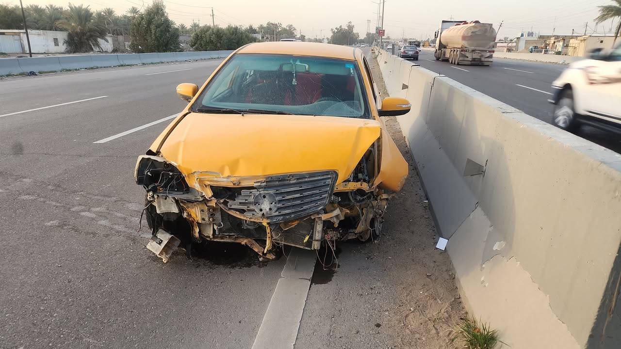 السلام عليكم جيلي موبل كير وحرك جديد صدر امامي جديد السياره ضربته بجم فقط ابيع هيج مديل 2013 رقم انكليزي سنويه لل29عليه غرامه فقط سنوي ٣٠ و٩ مال ٣اشهر مكاني بغداد الشعب *********** خلف ممستشفى الزهراء ب٣٠
